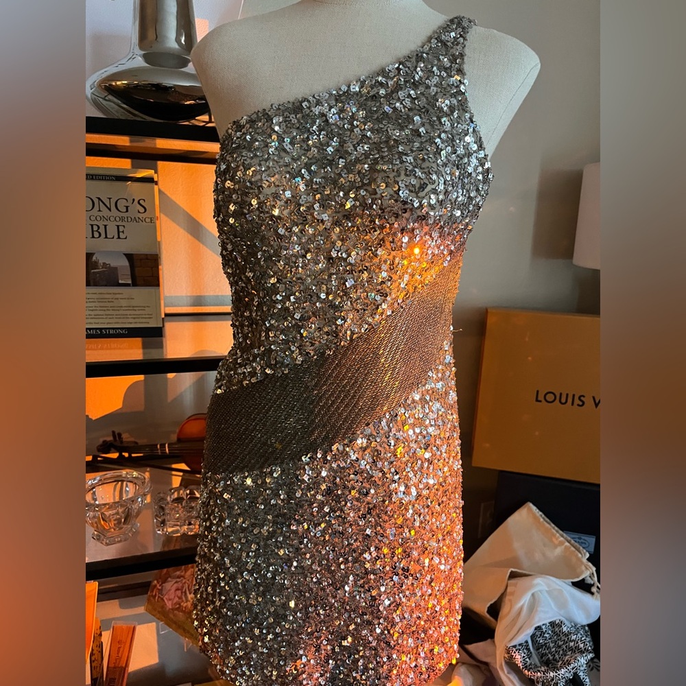 VINTAGE (GORGEOUS) SCALA DRESS size 4 💎💎💎💎💎💎💎💎💎💎💎💎💎💎💎💎💎💎💎💎💎💎 - Picture 4 of 11